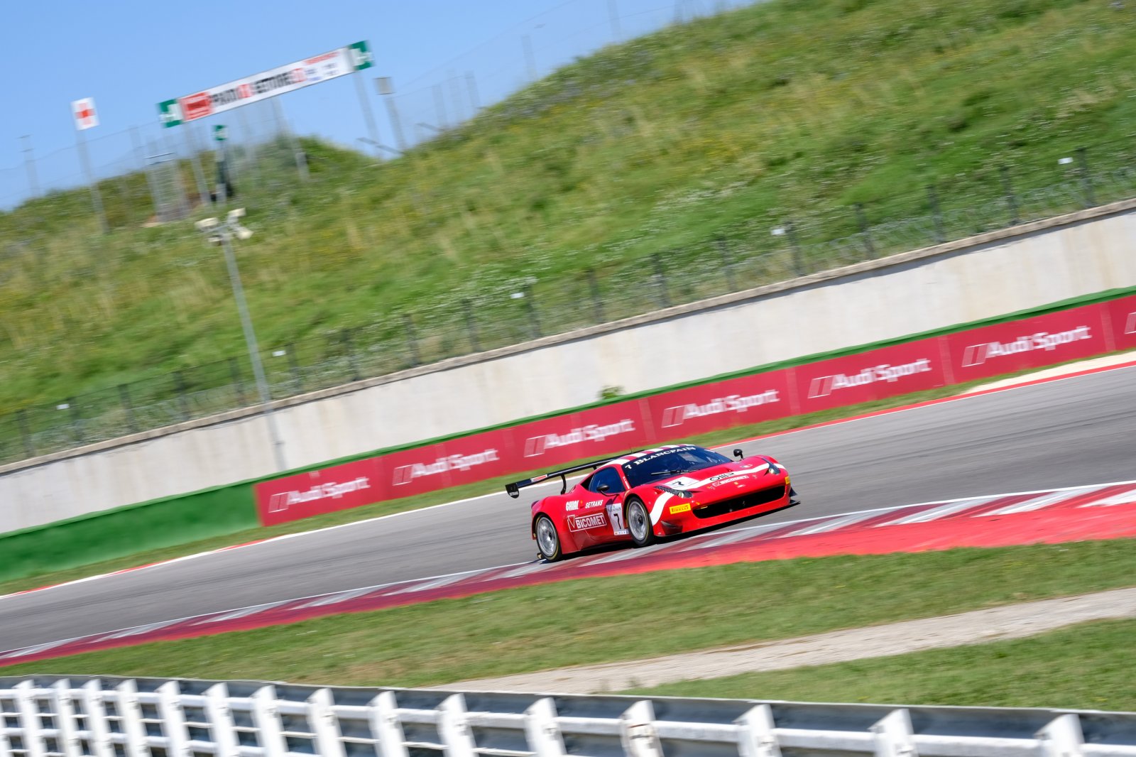 Luigi Lucchini storms to maiden Blancpain GT Sports Club pole, Klaus Dieter Frers leads way in Iron Cup