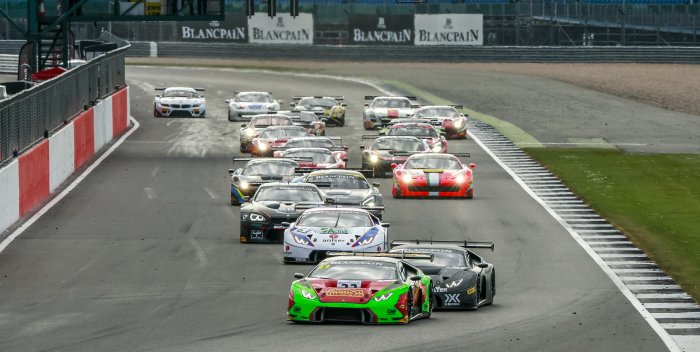 Minshaw, Earle sweep Blancpain GT Sports Club honours in thrilling Silverstone affair
