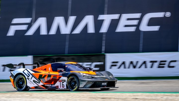 KTM & Reiter Engineering hit the front in final practice