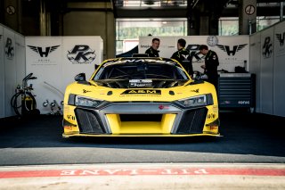 Pit Lane 1 - Friday | Mackinger Photography