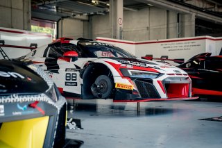 Pit Lane 2 - Friday | Mackinger Photography