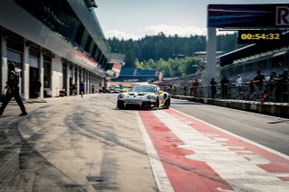 Pit Lane 51 - Friday | Mackinger Photography