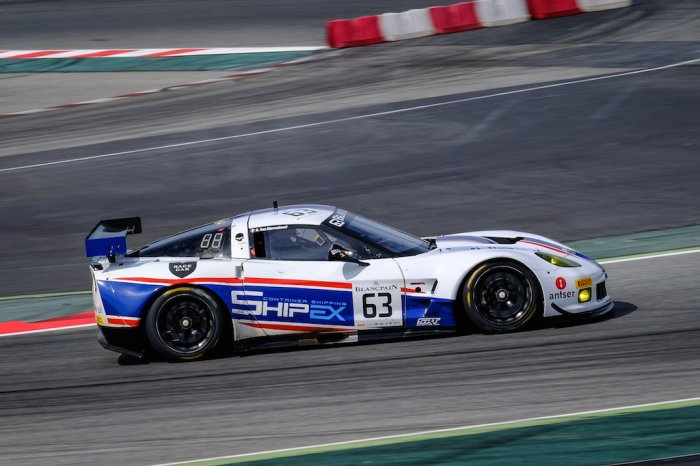 FP2: Vandierendonck tops shortened second practice session at Barcelona;Earle quickest in Iron Cup