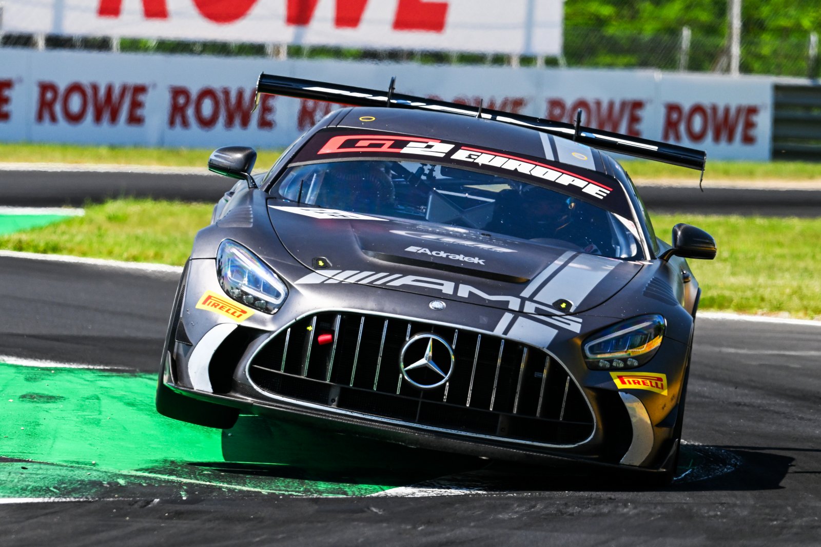 Oxley and H&auml;rtling share the opening poles of the season at Monza
