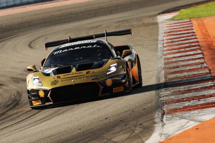 DINAMIC Motorsport shows scorching Spanish speed to head Free Practice in Barcelona