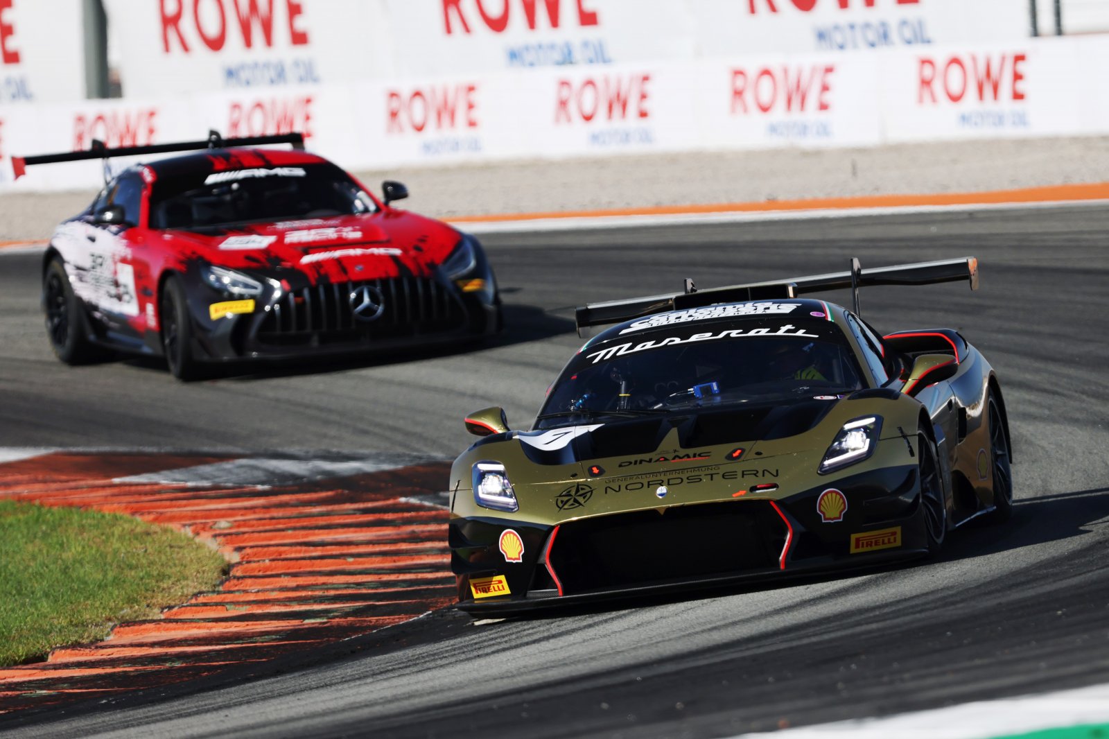DINAMIC Motorsport makes rapid start by topping Free Practice at Valencia