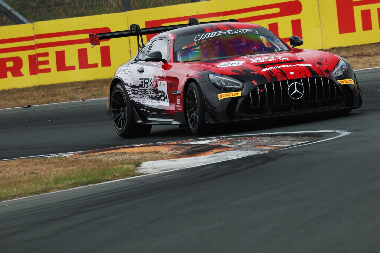 RTR doubles up with proven Mercedes-AMG pairing of Rokos and Lisa