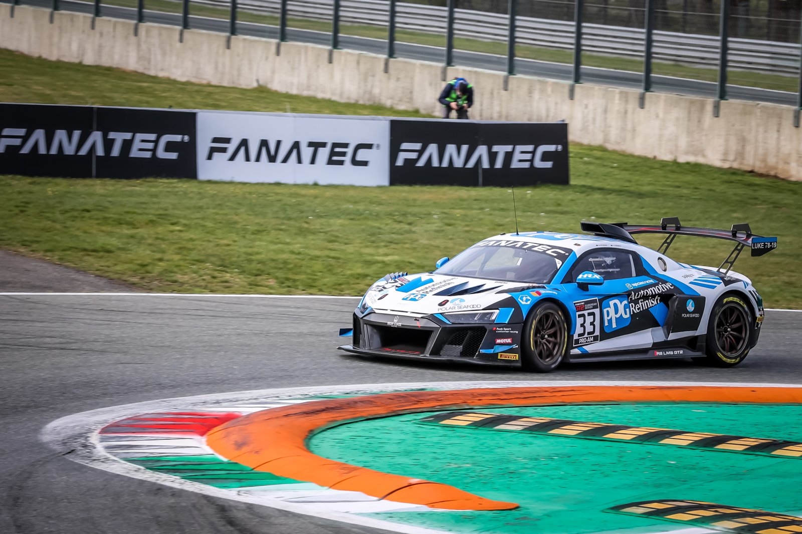 R2 / Hockenheim - Fanatec GT2 European Series photo
