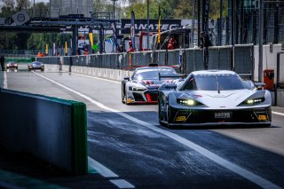 Free Practice 2, Pitlane
 | SRO / Dirk Bogaerts Photography