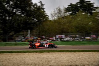 #9 Target Racing ITA Lamborghini Huracan Super trofeo Evo GT2 Pierlugi Alessandri ITA Dilantha Malagamuwa LKA Am, Race 1
 | SRO / Kevin Pecks