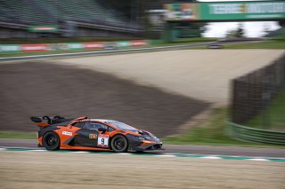 #9 Target Racing ITA Lamborghini Huracan Super trofeo Evo GT2 Pierlugi Alessandri ITA Dilantha Malagamuwa LKA Am, Race 2
 | SRO / Kevin Pecks