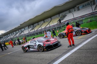 Gridwalk, Race 2
 | SRO / Dirk Bogaerts Photography