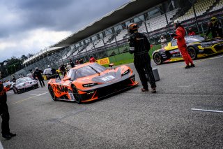 Gridwalk, Race 2
 | SRO / Dirk Bogaerts Photography