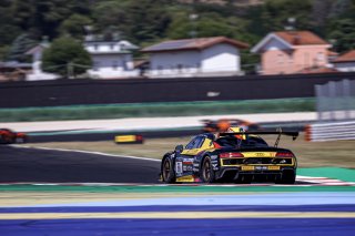 #81 PK Carsport Audi R8 LMS GT2 Peter Guelinckx Bert Longin Pro-Am, Race 1
 | SRO / Kevin Pecks