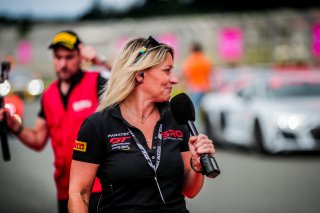 Grid Walk
 | SRO / TWENTY-ONE CREATION - Jules Benichou
