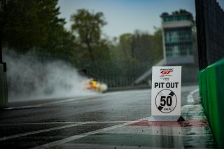 Official Paid Test Session
 | &copy;&nbsp;SRO - TWENTY-ONE CREATION | Jules Benichou