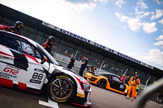 Ambiance, Race 2
 | &copy;SRO/ JULES BEAUMONT