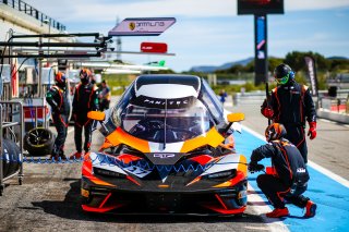 #17 - True Racing - Hubert TRUNKENPOLZ - Laura KRAIHAMER - KTM X-BOW GT2
 | SRO/JEP