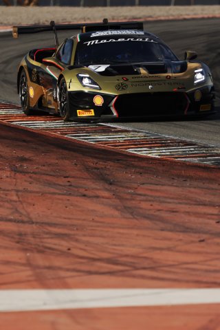#7 - DINAMIC Motorsport - Roberto PAMPANINI - Mauro CALAMIA - Maserati GT2
 | SRO / JEP