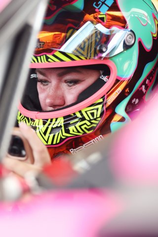 #85 - Iron Dames by SP Racing - Laura VAN DEN HENGEL - Porsche 992 GT3 Cup | SRO /JEP