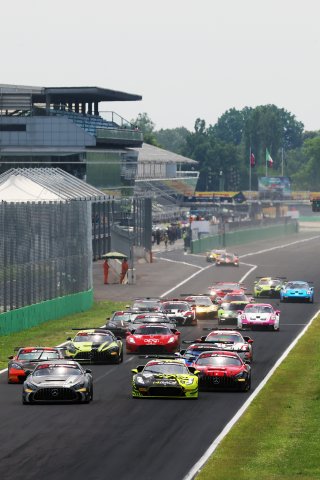 #116 - NM Racing Team - Branden OXLEY - Adrian FERRER - Mercedes-AMG GT2 Leads Race Start | JEP