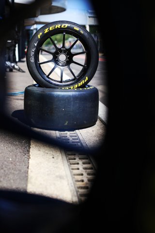 Pirelli Tyres | SRO / JEP