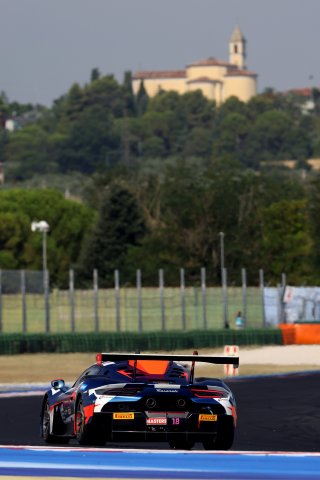 #18 - LP Racing - Luca PIRRI - Celia MARTIN - Maserati GT2 | SRO / JEP