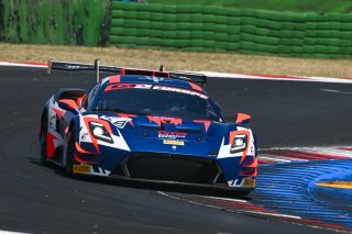 #18 - LP Racing - Luca PIRRI - Celia MARTIN - Maserati GT2 | SRO / JEP