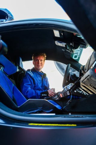 James Taylor drives the Safety Car | SRO / JEP