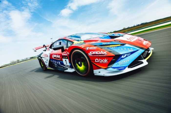 2025 ENTRY: Mič&aacute;nek Motorsport confirms debut campaign with Formanek & Rosina