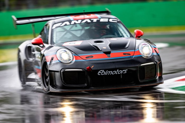 Porsche 911 GT2 evo kit launched at Monza with podium success